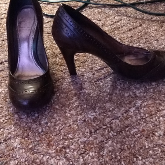 Shoes - Picture 2 of 2